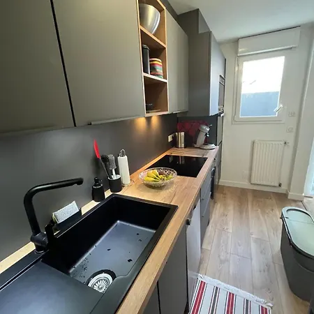 - Jolie Maison De - Proche *