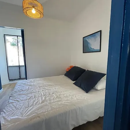 - Jolie Maison De - Proche